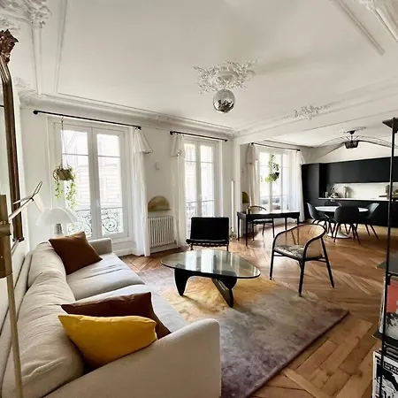 Marais Parisien Chic