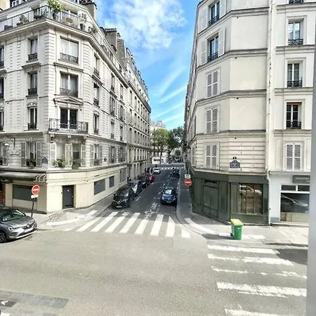 Marais Parisien Chic Paris